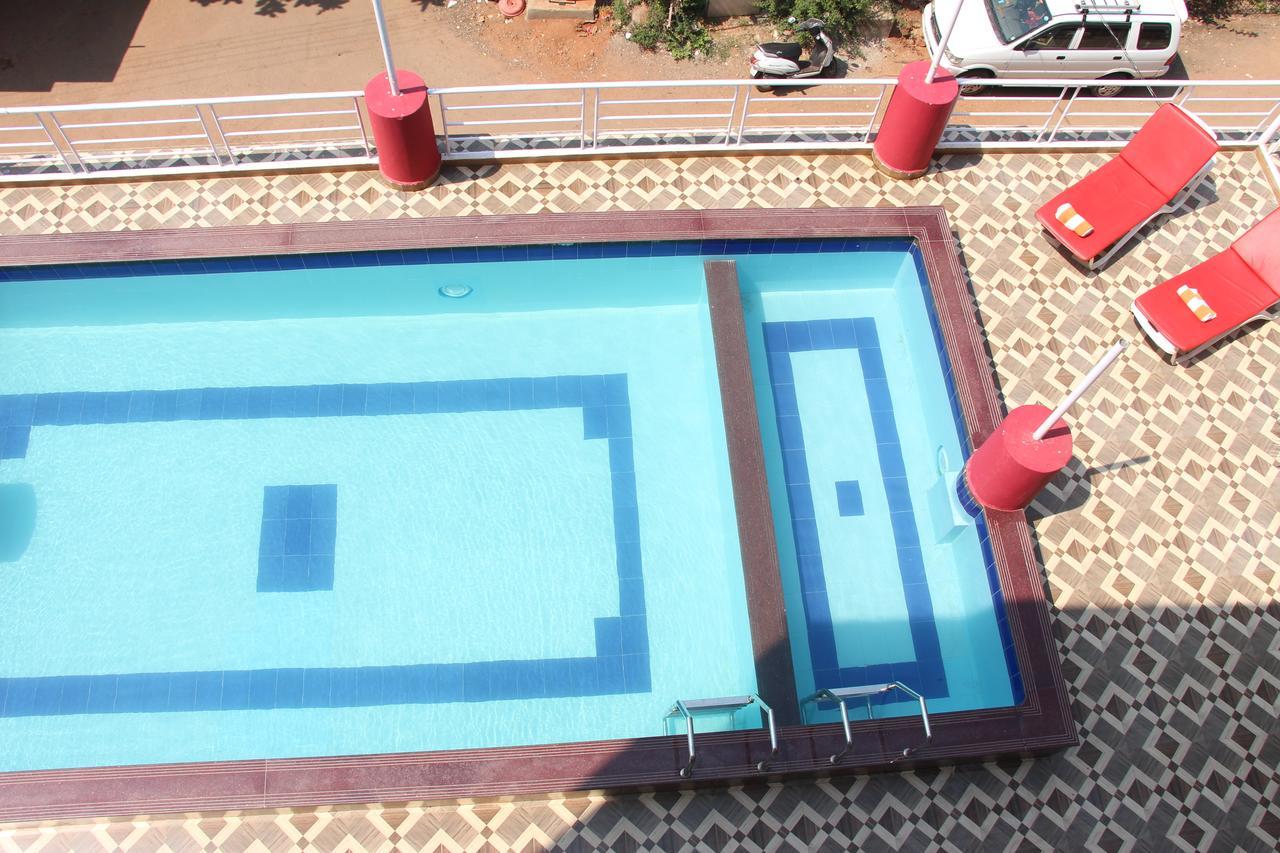 Hotel M R Manfred Calangute Exteriör bild
